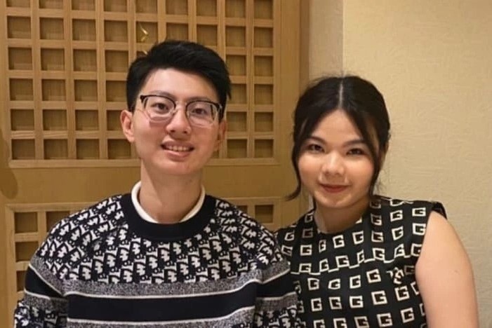 Ban an doi voi 'nu quai' giang bay 189 khach mua hang hieu o Singapore hinh anh