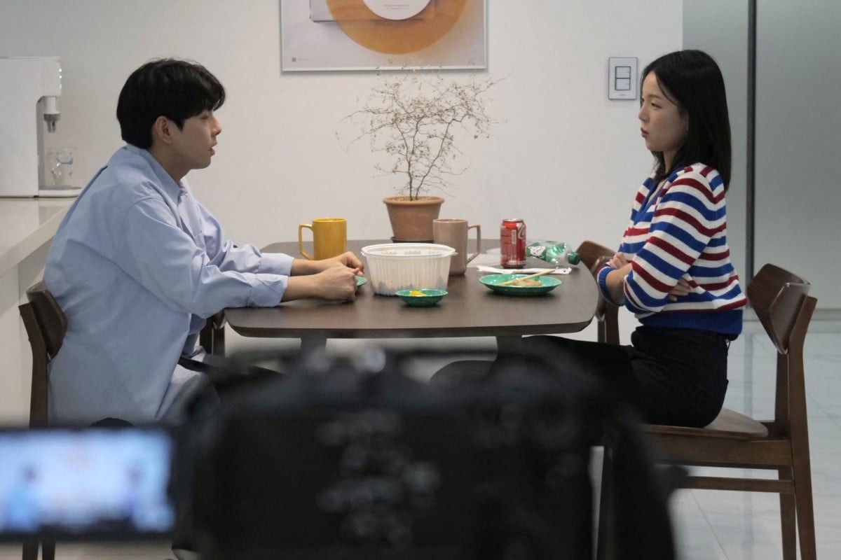 Khi hai nguoi cung dung AI tan tinh nhau tren mang phai 'di date' hinh anh