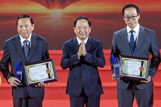 Ngon hai dang dinh huong nganh xuat ban Viet Nam hinh anh