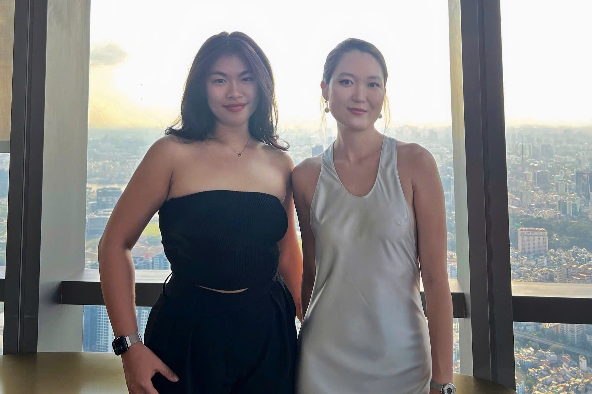 4.000 nguoi cho du tiec hen ho nhu thoi 'ong ba anh' o Ha Noi, TP.HCM hinh anh