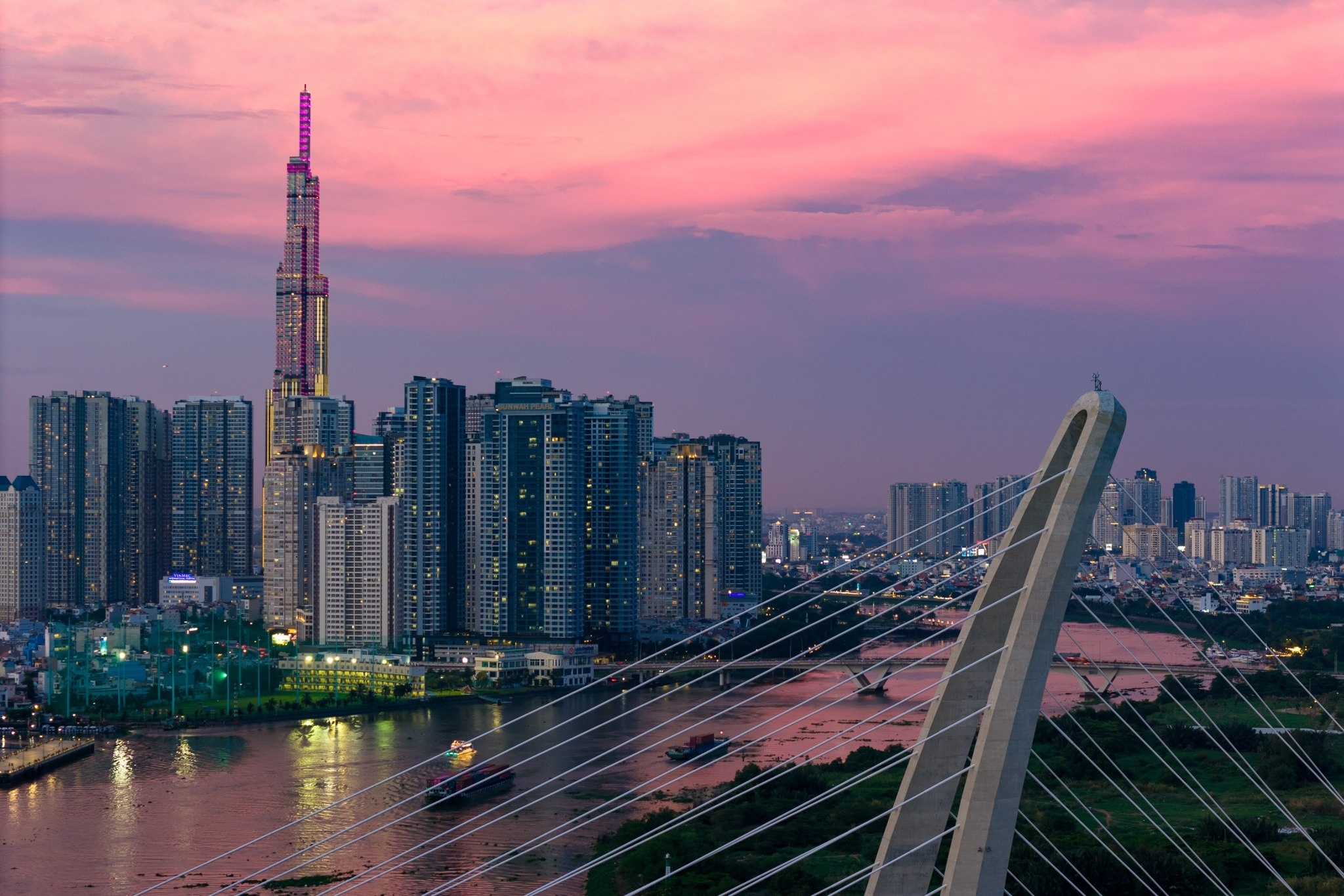 TP.HCM rang ngoi qua tuyen tap 50 bai hat hinh anh