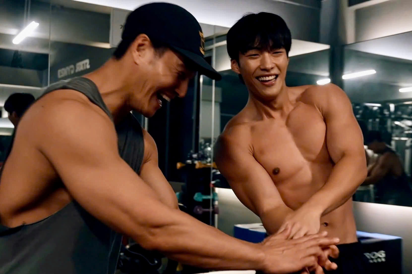 Con so gay ngac nhien o quoc gia cuong tap the hinh bac nhat chau A hinh anh