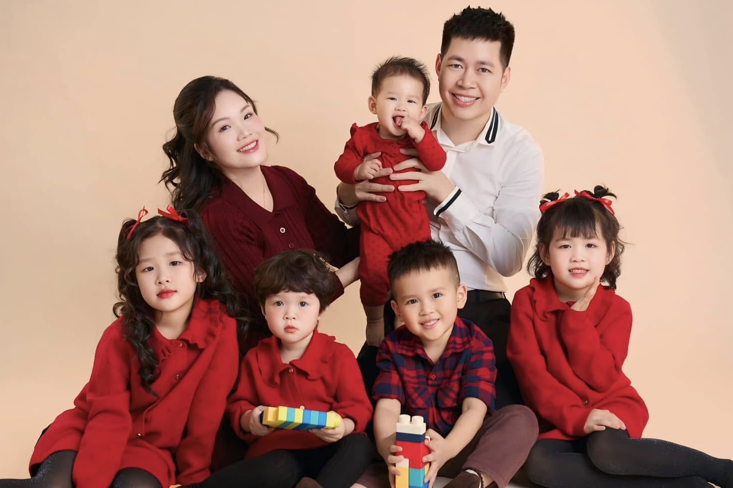 Me bau 6 lan trong 8 nam, tien nuoi con hon 50 trieu/thang hinh anh