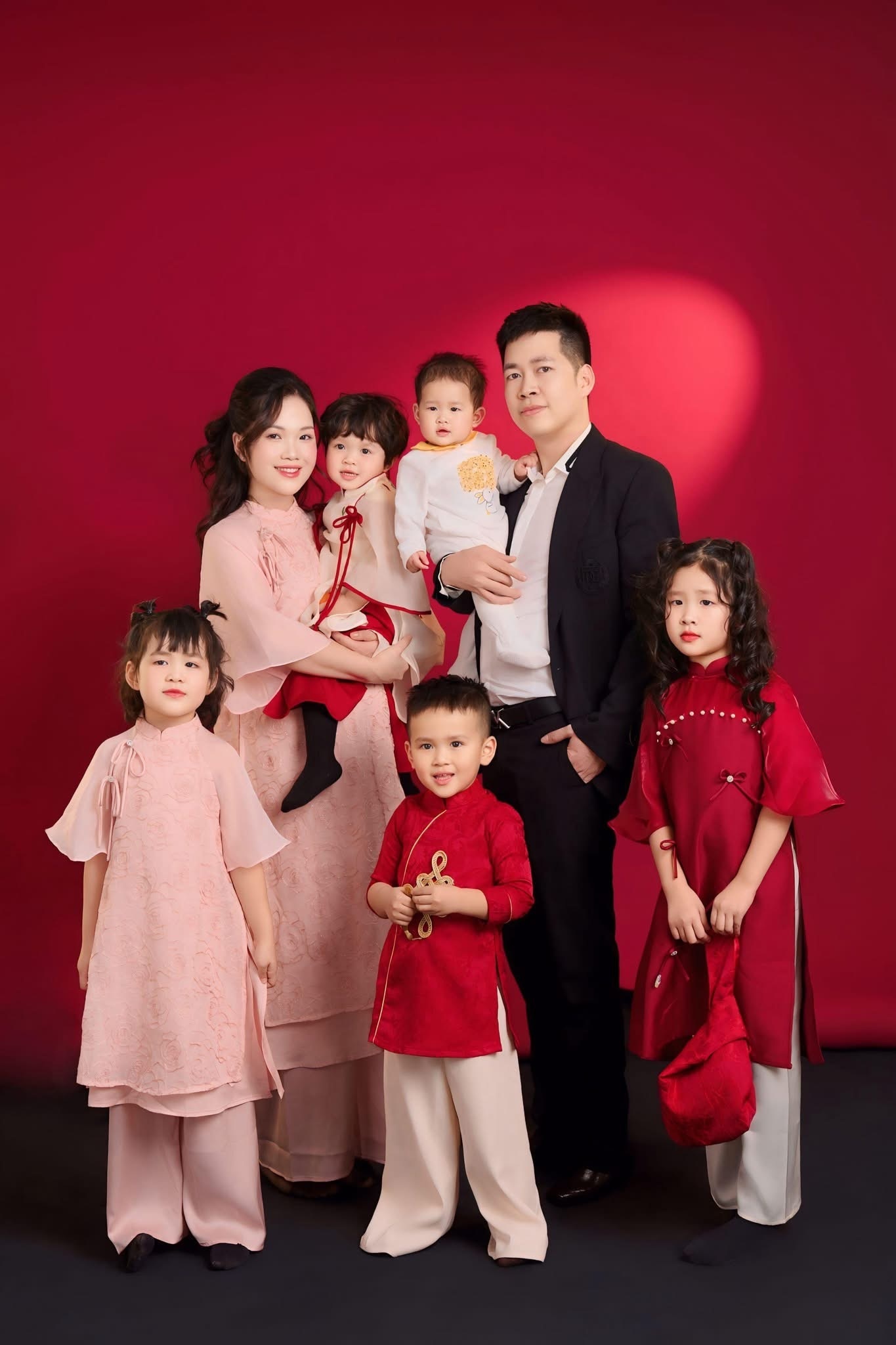 Gia dinh 6 con anh 3