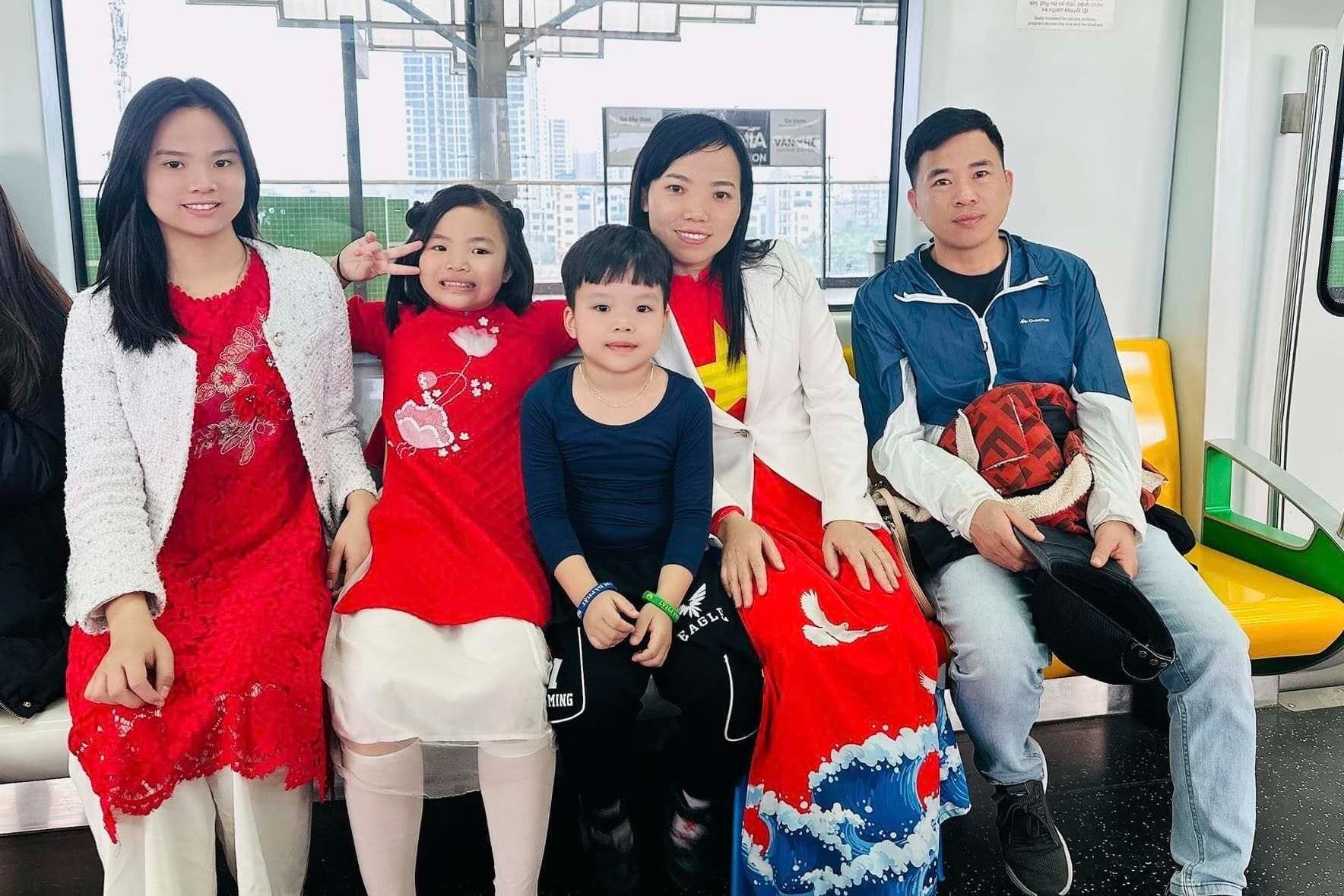 Meo chi tieu giup gia dinh 3 con o Ha Noi tiet kiem 20% thu nhap hinh anh