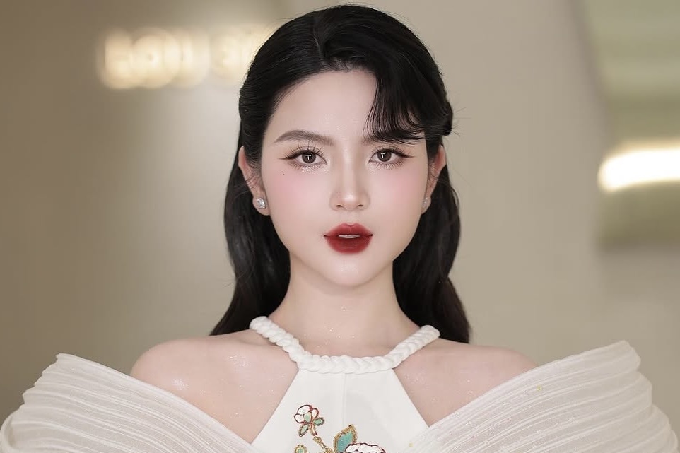 Chu Thanh Huyen xin loi sau on ao quang cao bat chap hinh anh