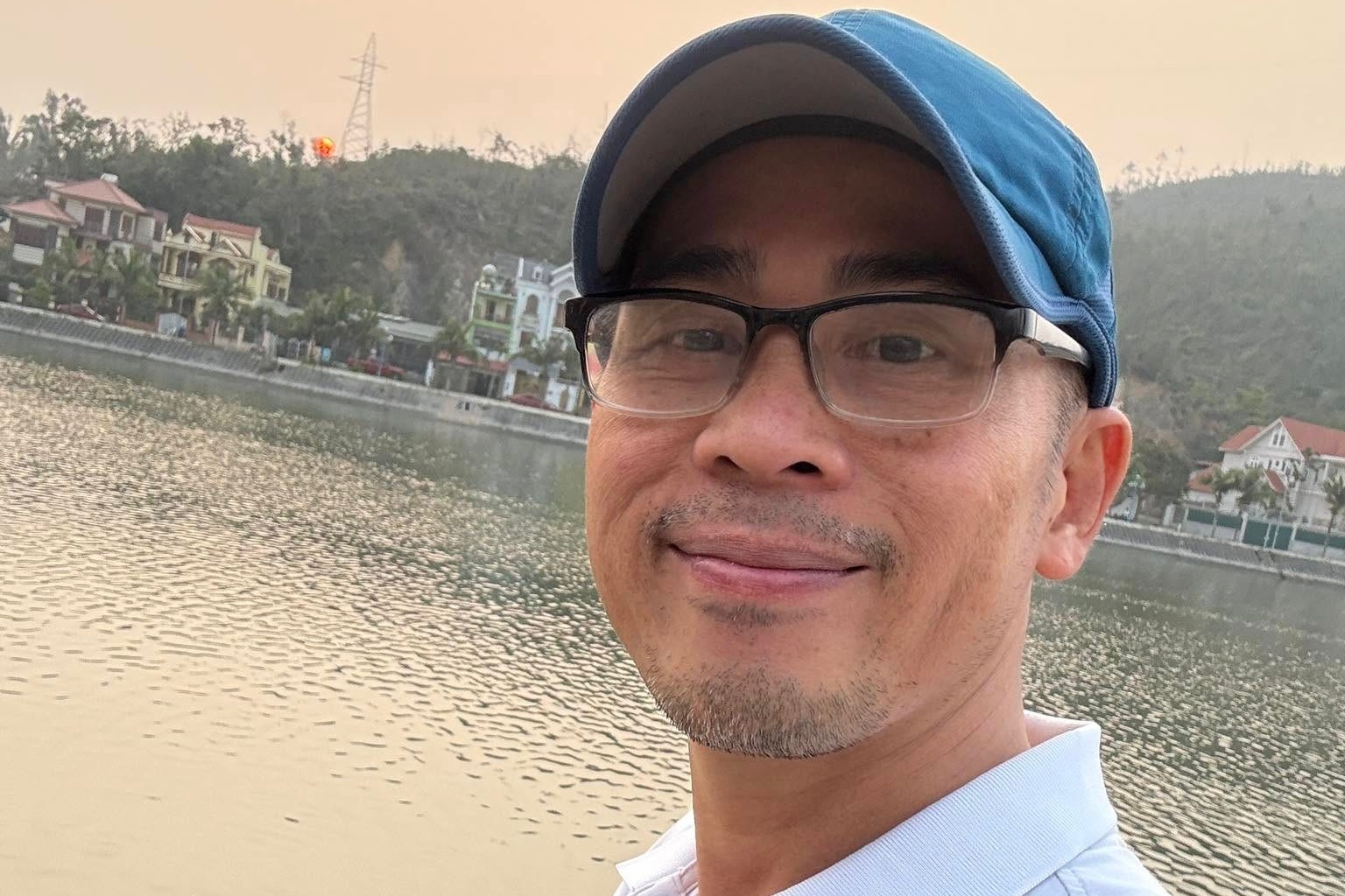 Cong an Ninh Thuan lam viec voi TikToker to me Bap an chan tu thien hinh anh