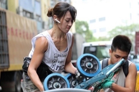 Hot girl boc vac 'xinh nhat Hong Kong' sau 8 nam viral khap coi mang hinh anh