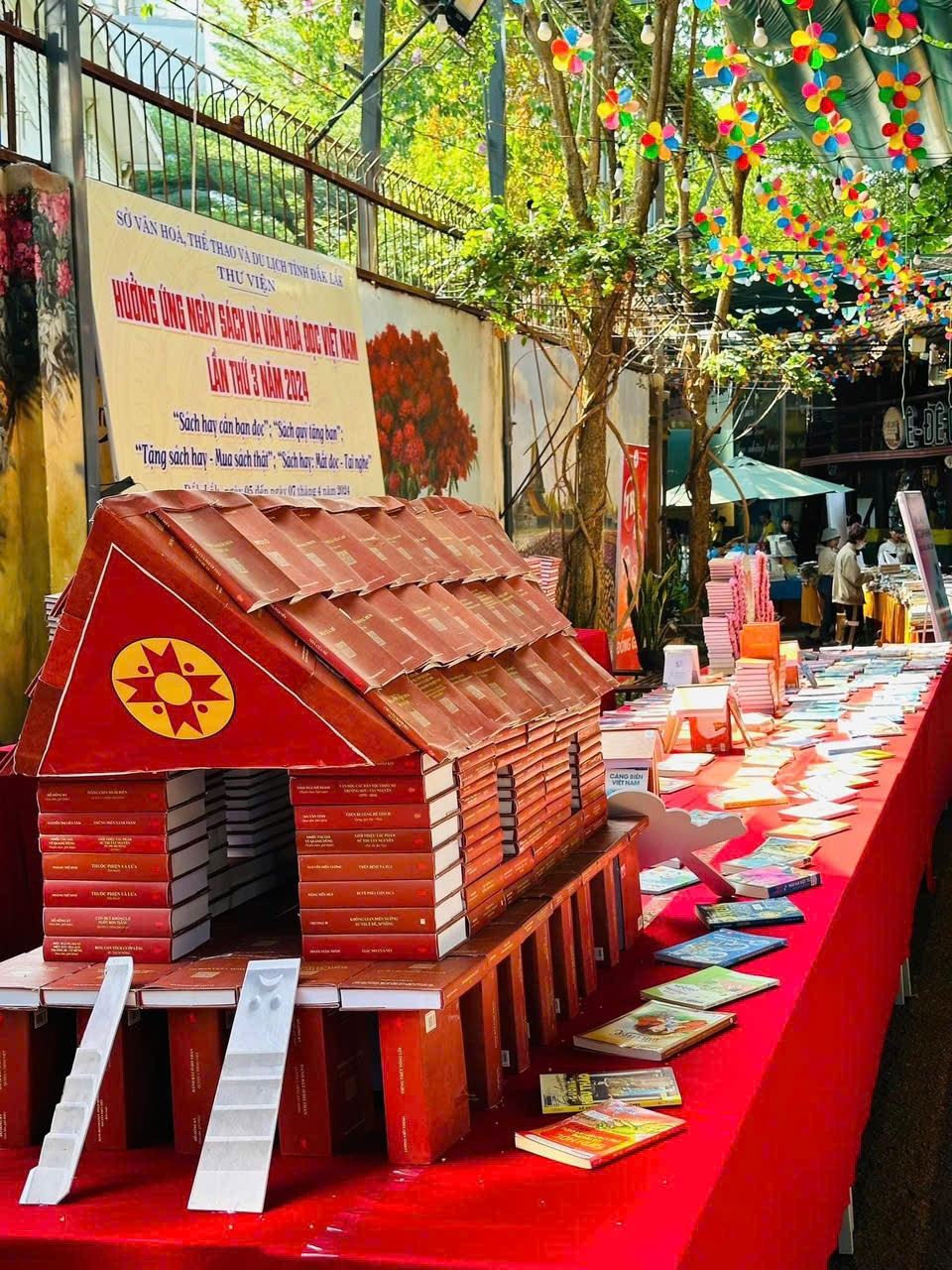 hoi sach mung quoc khanh anh 3
