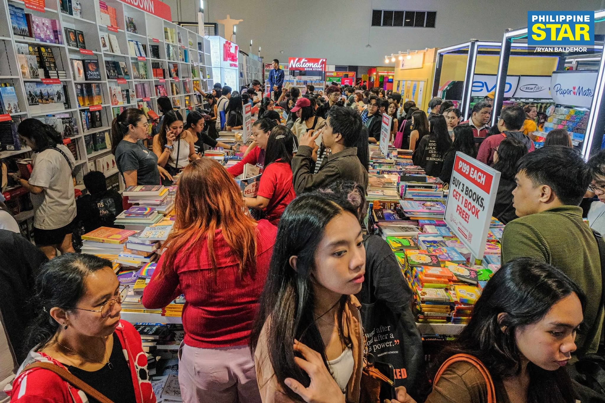 Hoi sach Quoc te Manila: Thap sang nhung cau chuyen duoi moi hinh thuc hinh anh