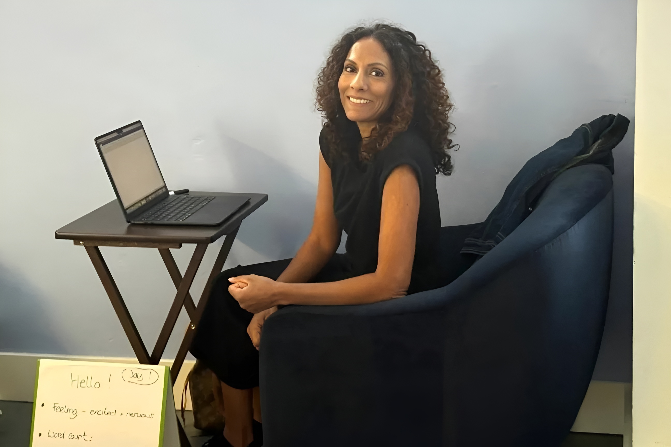 Livestream suot 7 ngay viet tieu thuyet 50.000 chu hinh anh