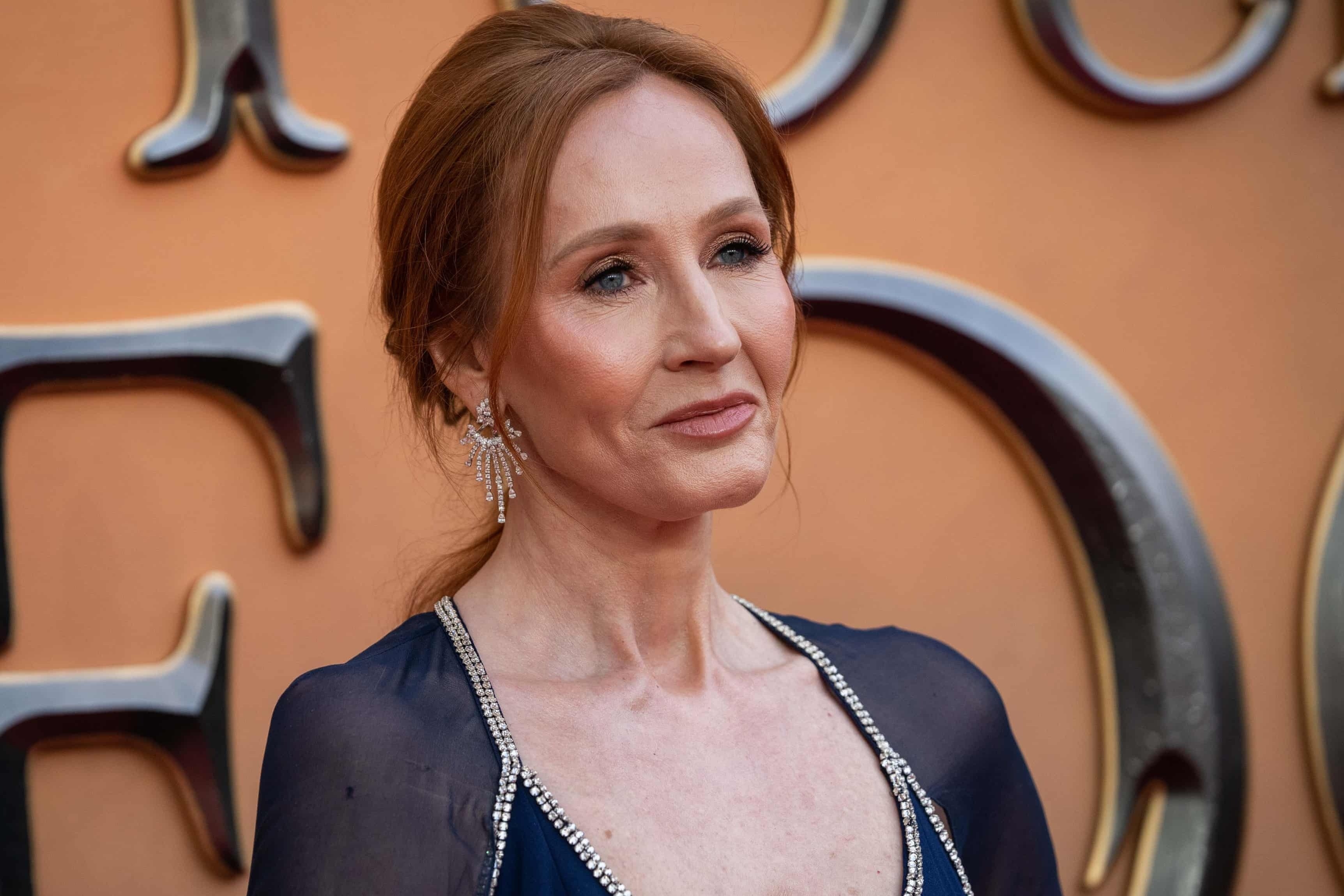 J.K Rowling chi trich Emma Watson 'do dau vao lua' hinh anh