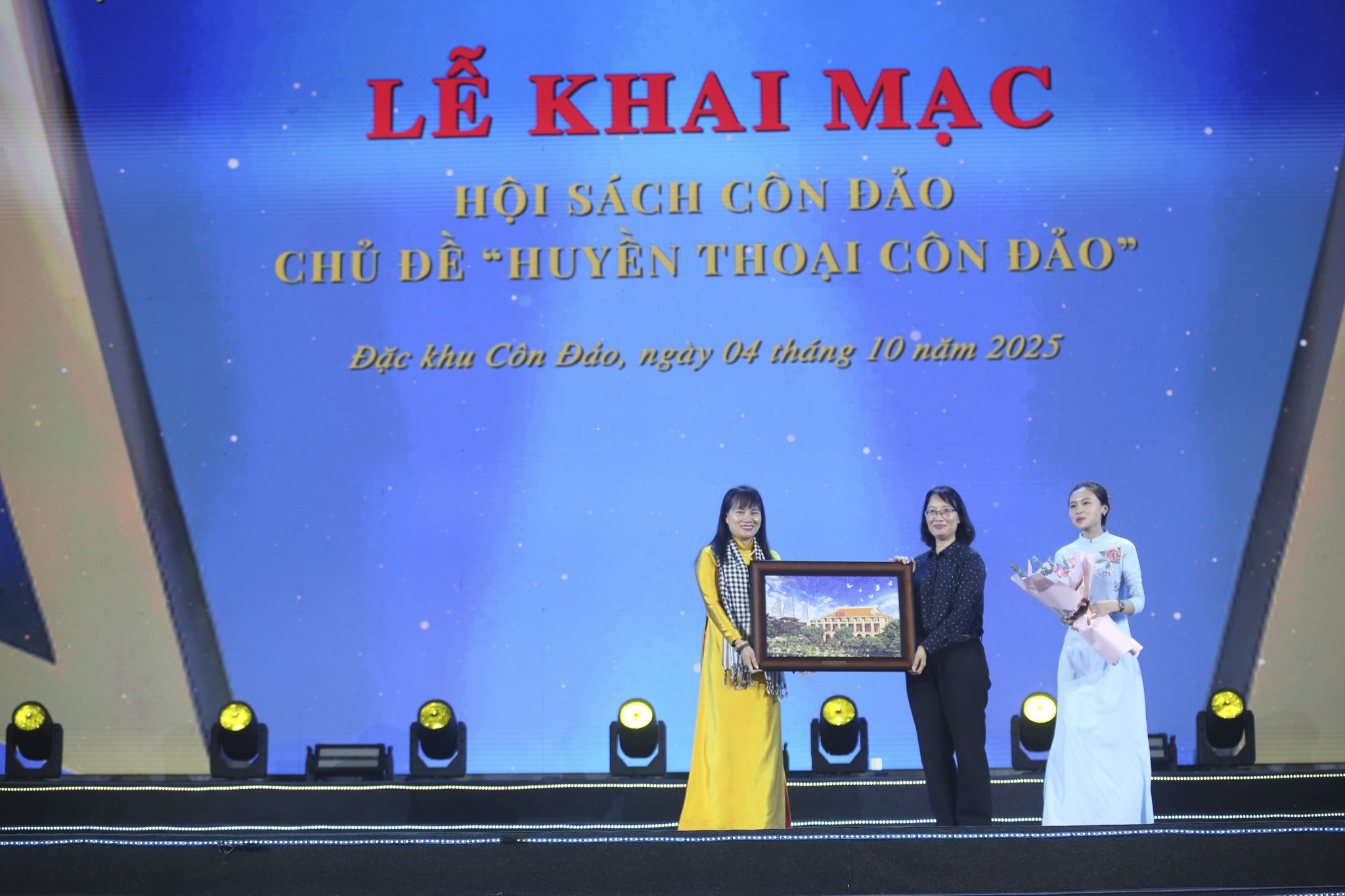 hoi sach con dao 2025 anh 12