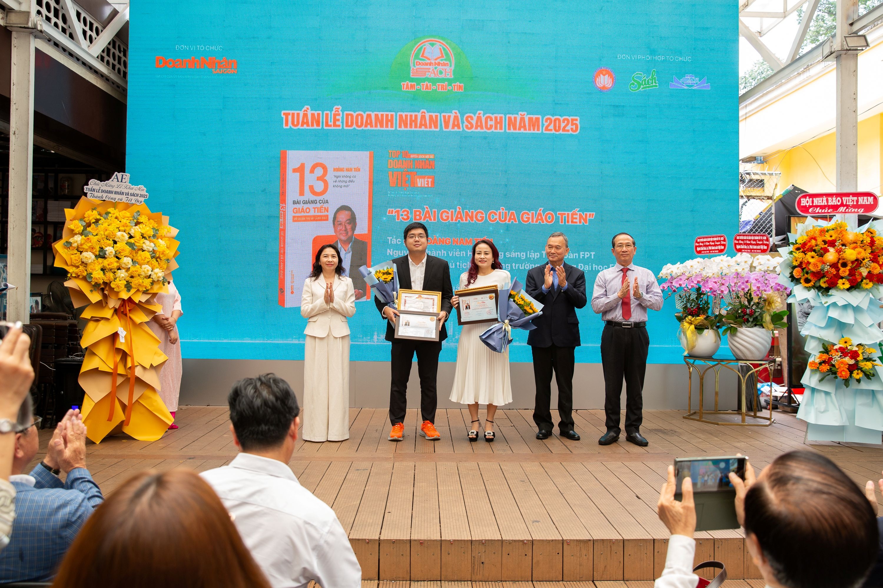 duong sach thanh pho anh 2