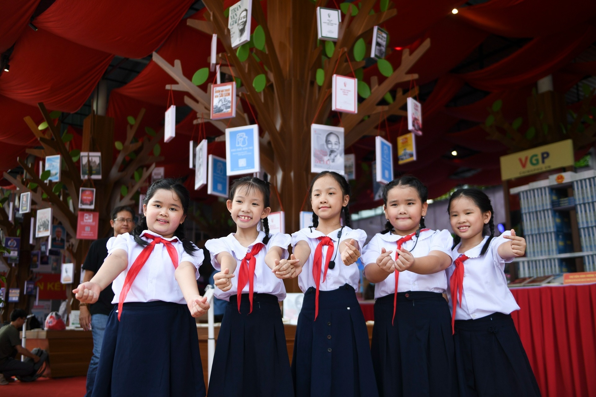 Dan van Thanh uy TP.HCM anh 1