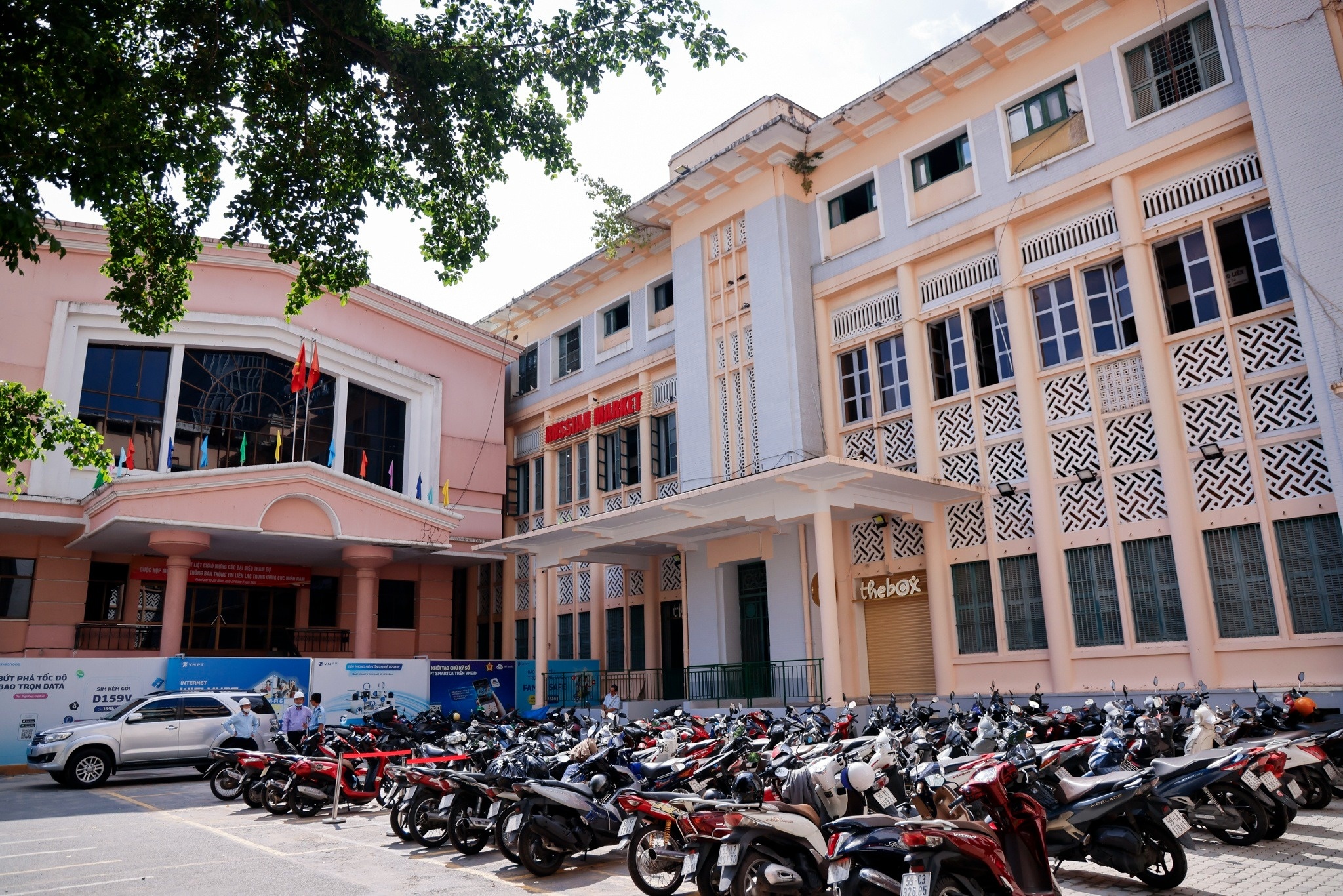 Khan truong hoan thien thu tuc tai lap bai xe cho Duong sach TP.HCM hinh anh