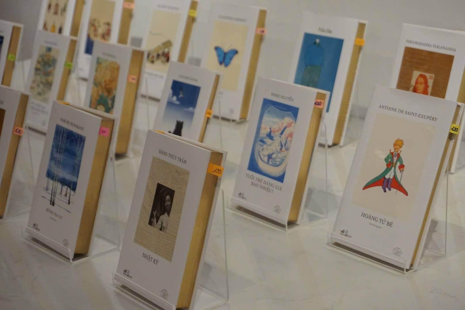 Hai thap ky, 20 trieu ban sach hinh anh