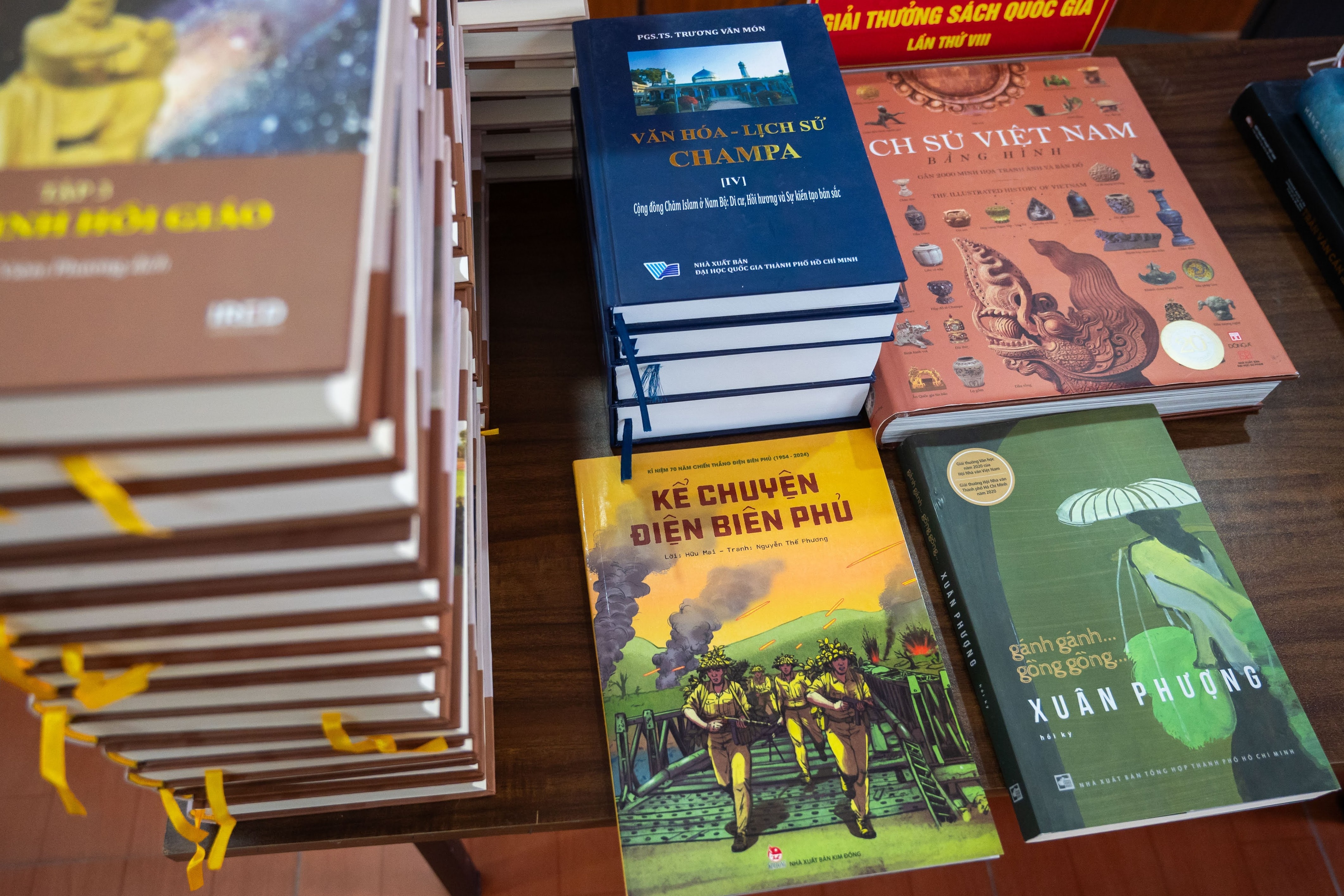 Nhung cuon sach duoc de xuat dat Giai thuong Sach Quoc gia 2025 hinh anh