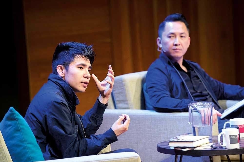 Ocean Vuong doi thoai Viet Thanh Nguyen: Chung ta la loai mem yeu hinh anh