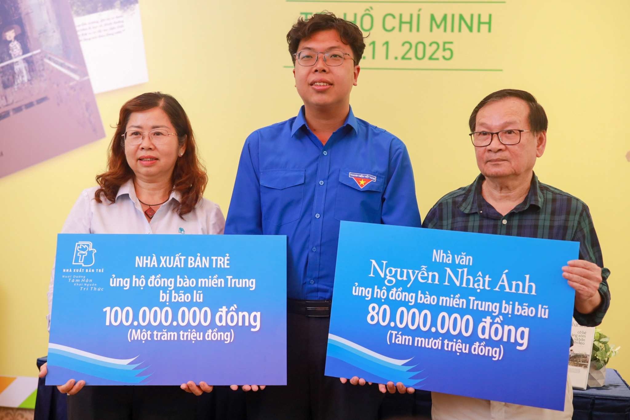 Nha van Nguyen Nhat Anh dung nhuan but ung ho dong bao lu lut hinh anh