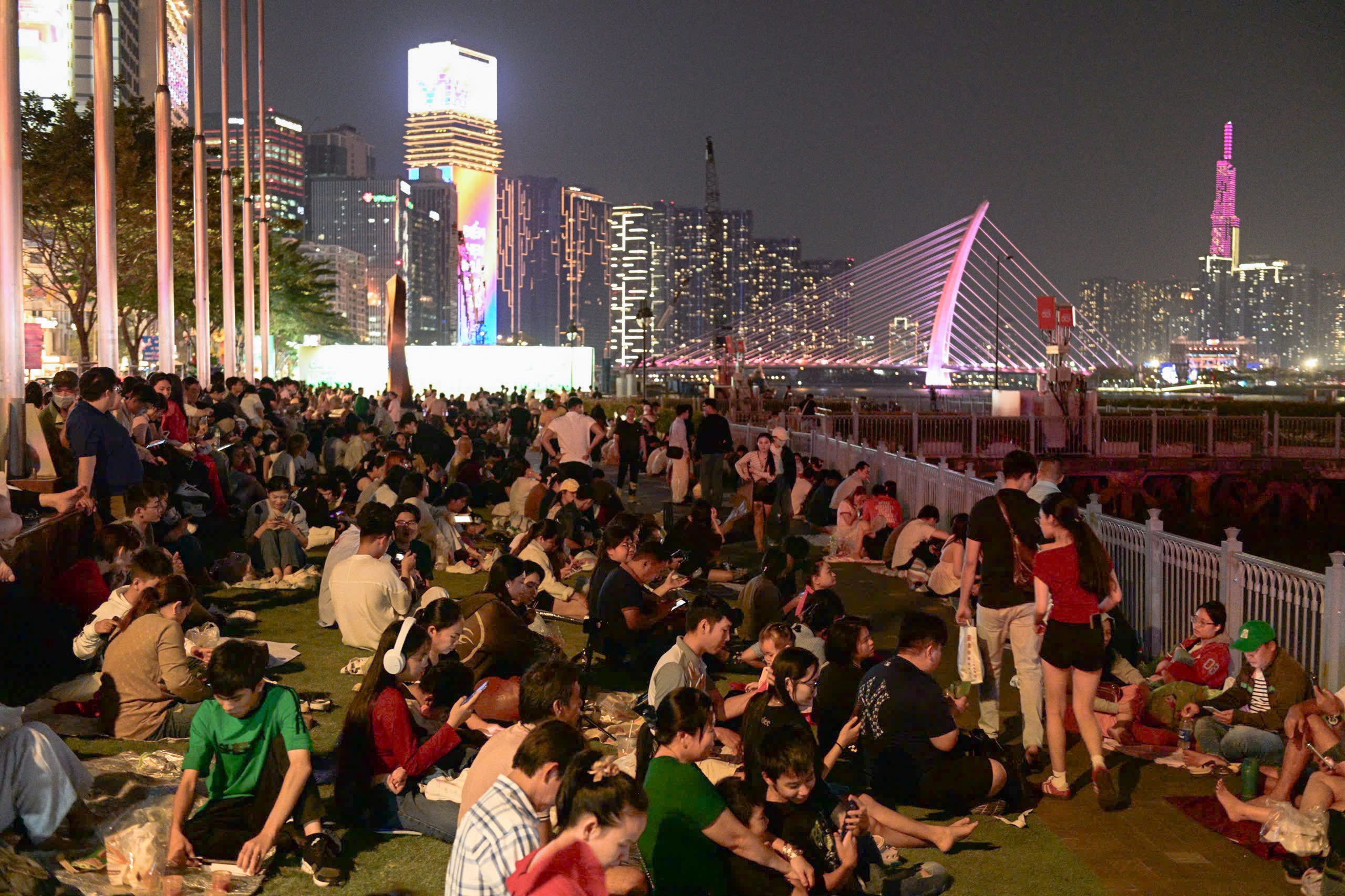 Xem ban phao hoa TP.HCm anh 11