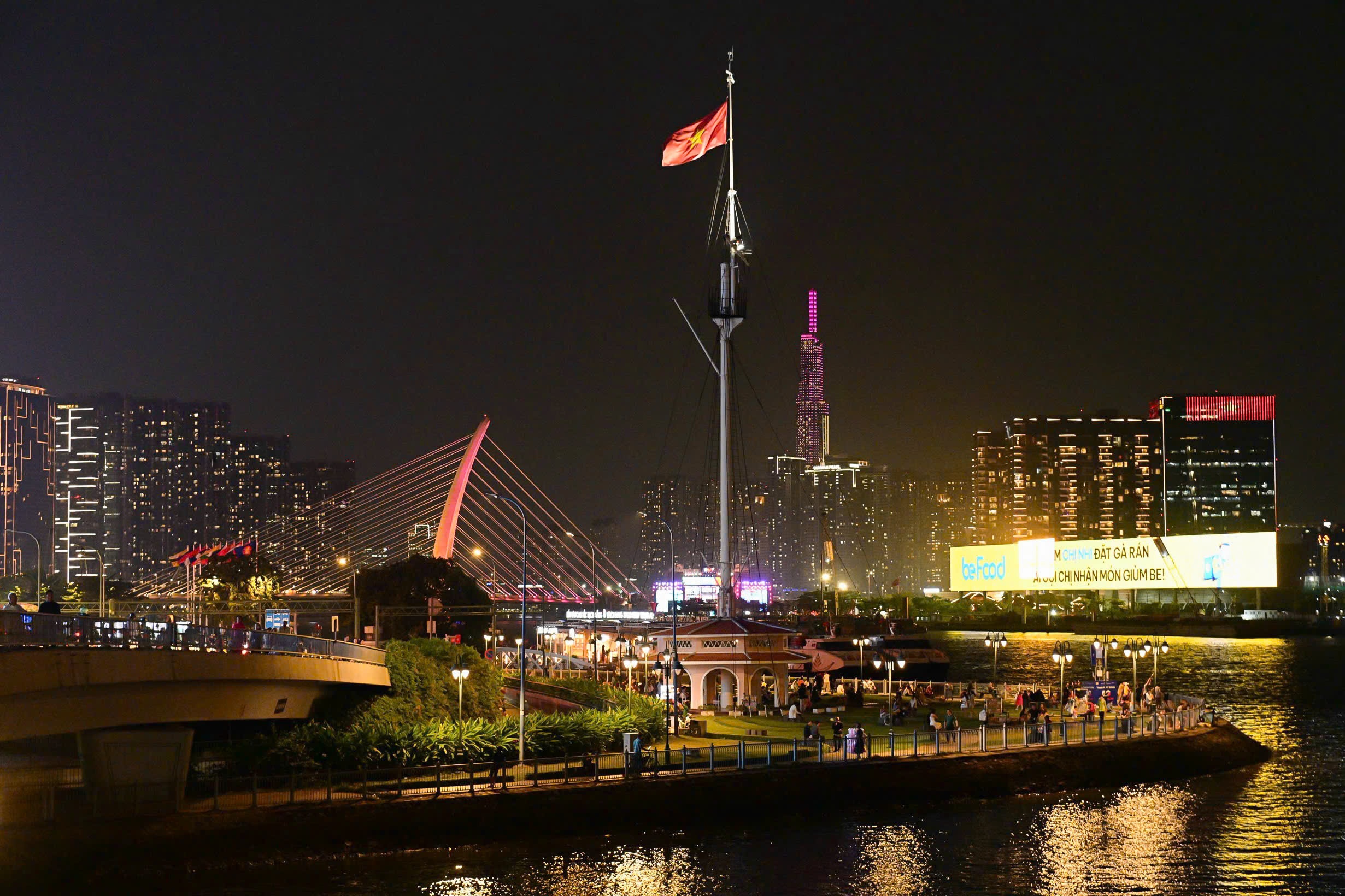 Xem ban phao hoa TP.HCm anh 1