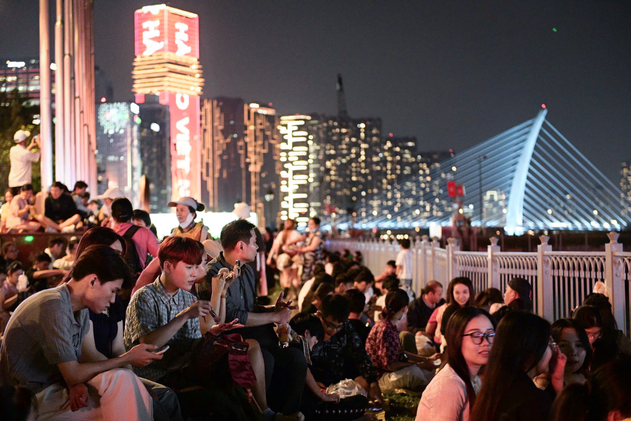 Xem ban phao hoa TP.HCm anh 12