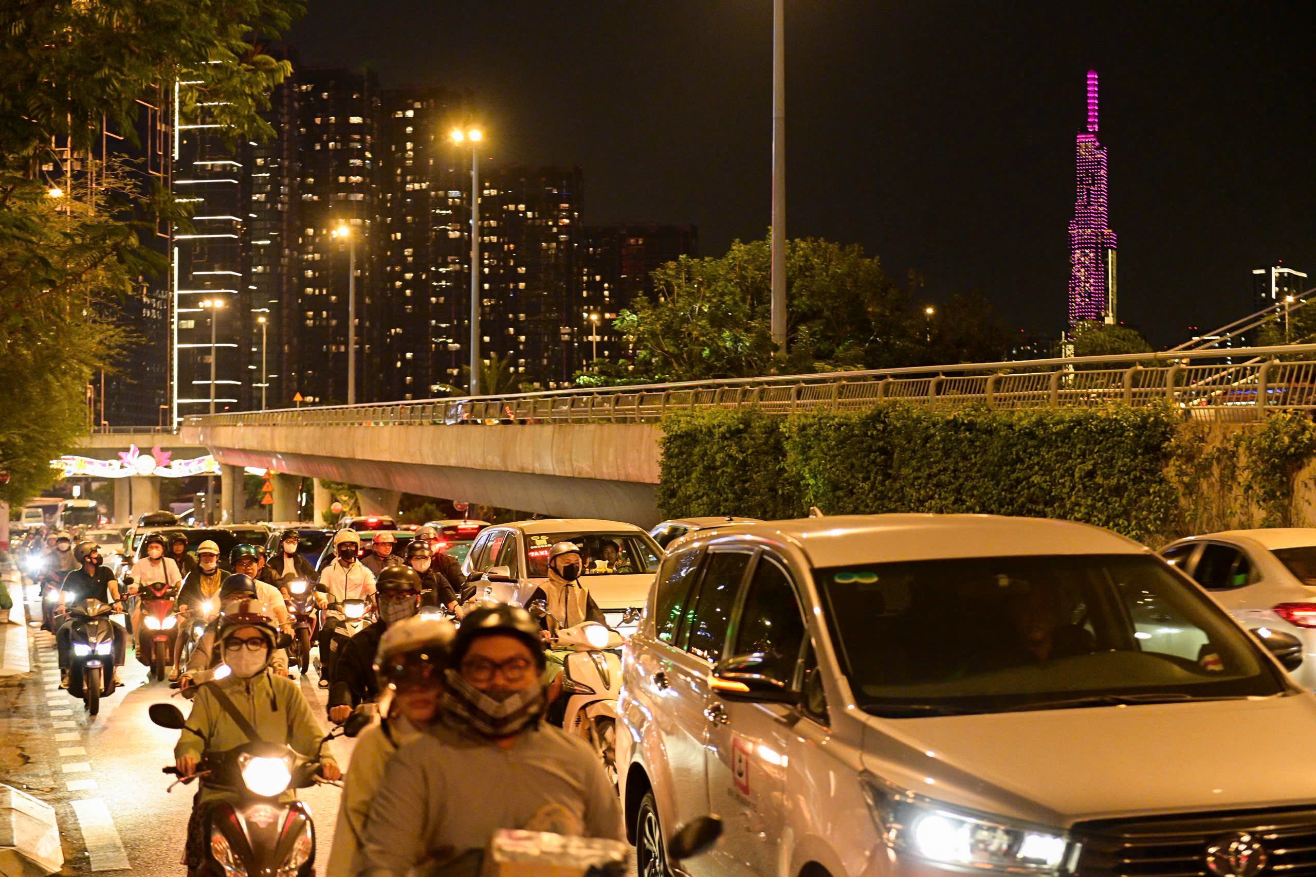 Xem ban phao hoa TP.HCm anh 2