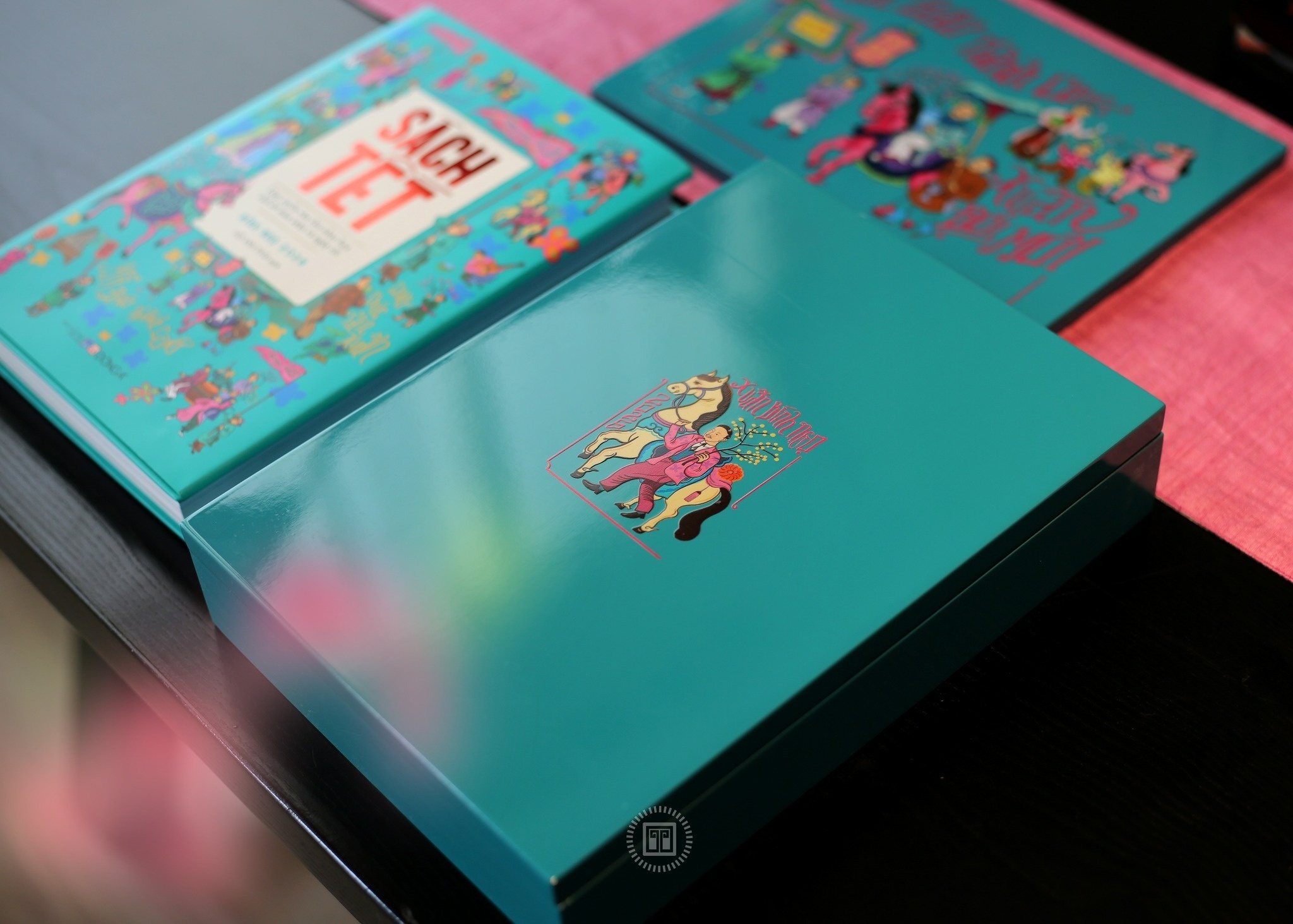 Hon thang nua moi den Tet, mot cuon sach Tet da sap chay hang hinh anh