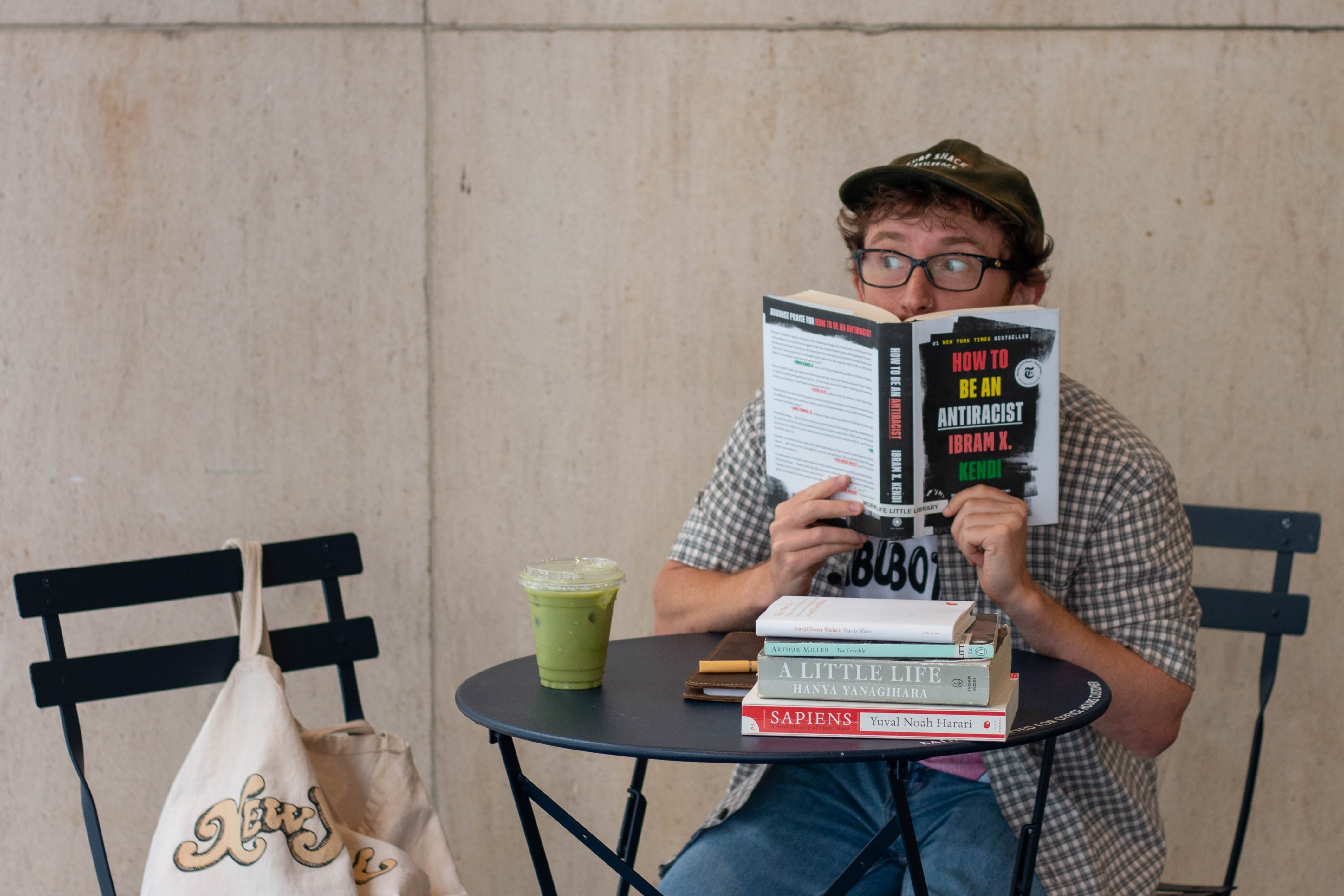 Tranh cai dan ong doc tieu thuyet it hon phu nu hinh anh