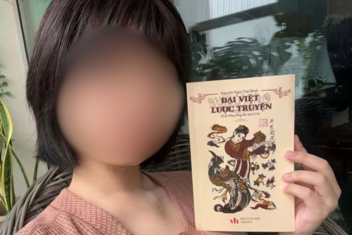 Tac gia 15 tuoi xuat ban sach lich su gay tranh cai hinh anh