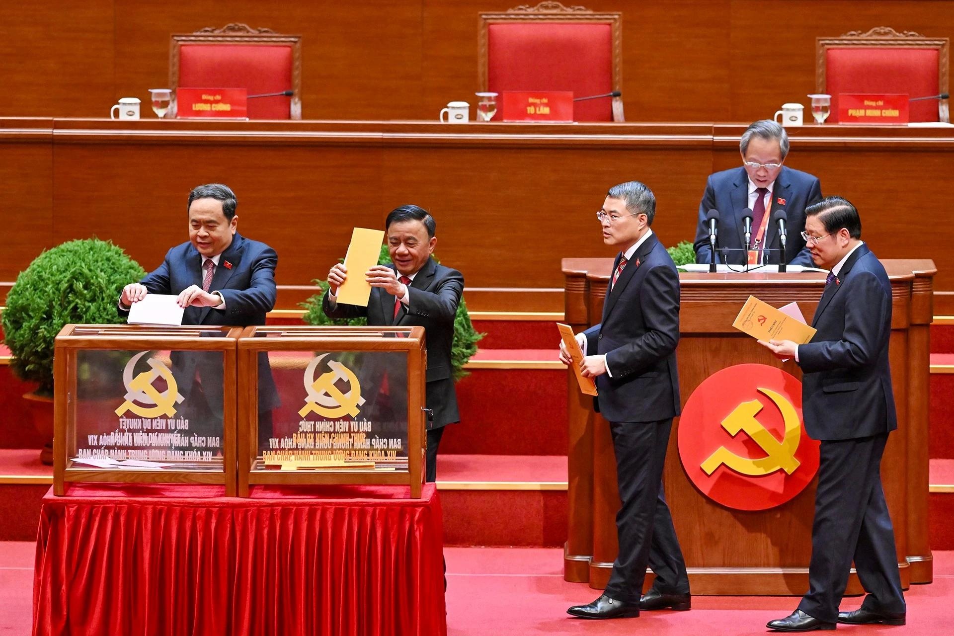 Dai hoi XIV bo phieu bau Ban Chap hanh Trung uong Dang khoa XIV hinh anh