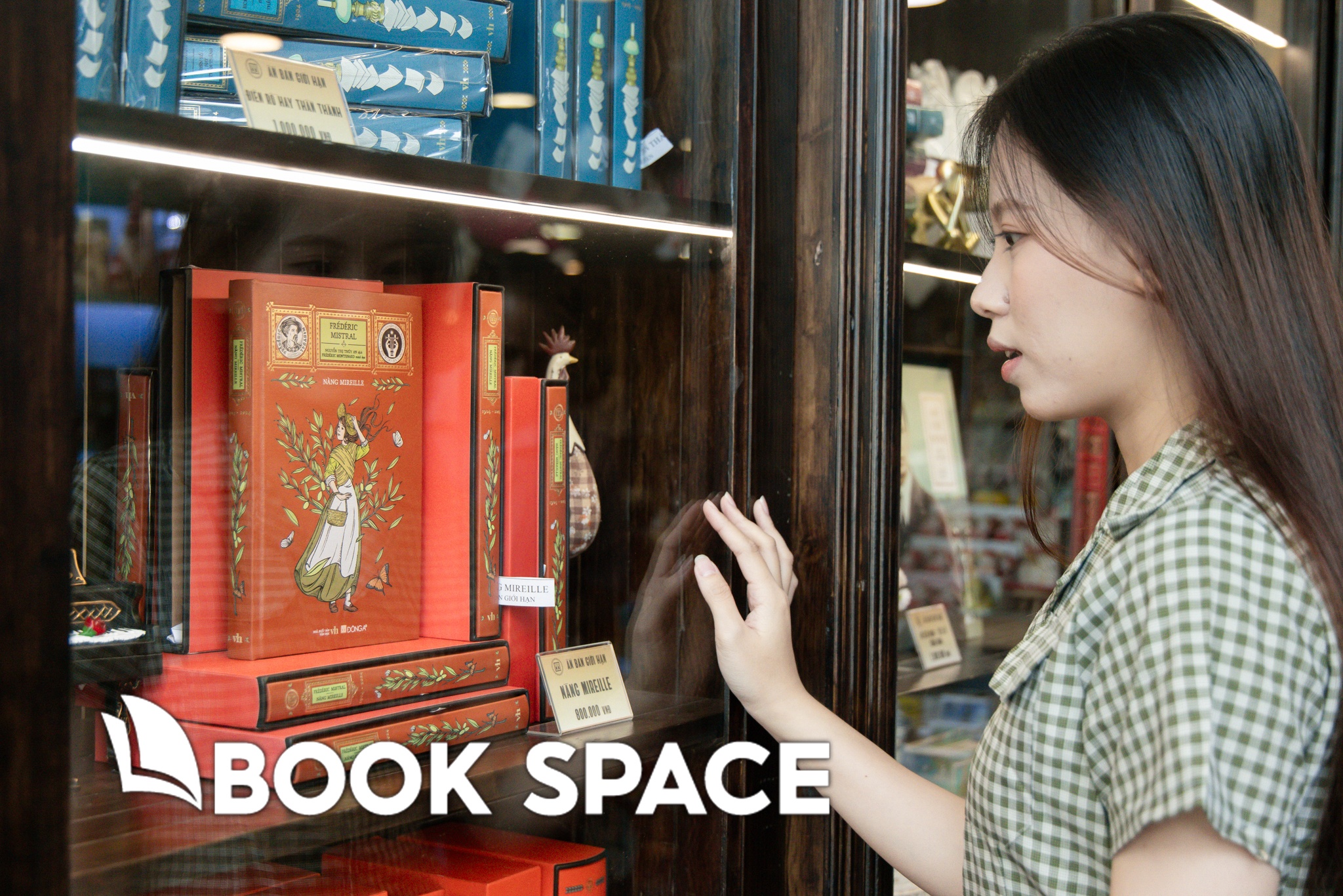 Quyen sach 72 trieu o nha sach Ca Chep hinh anh