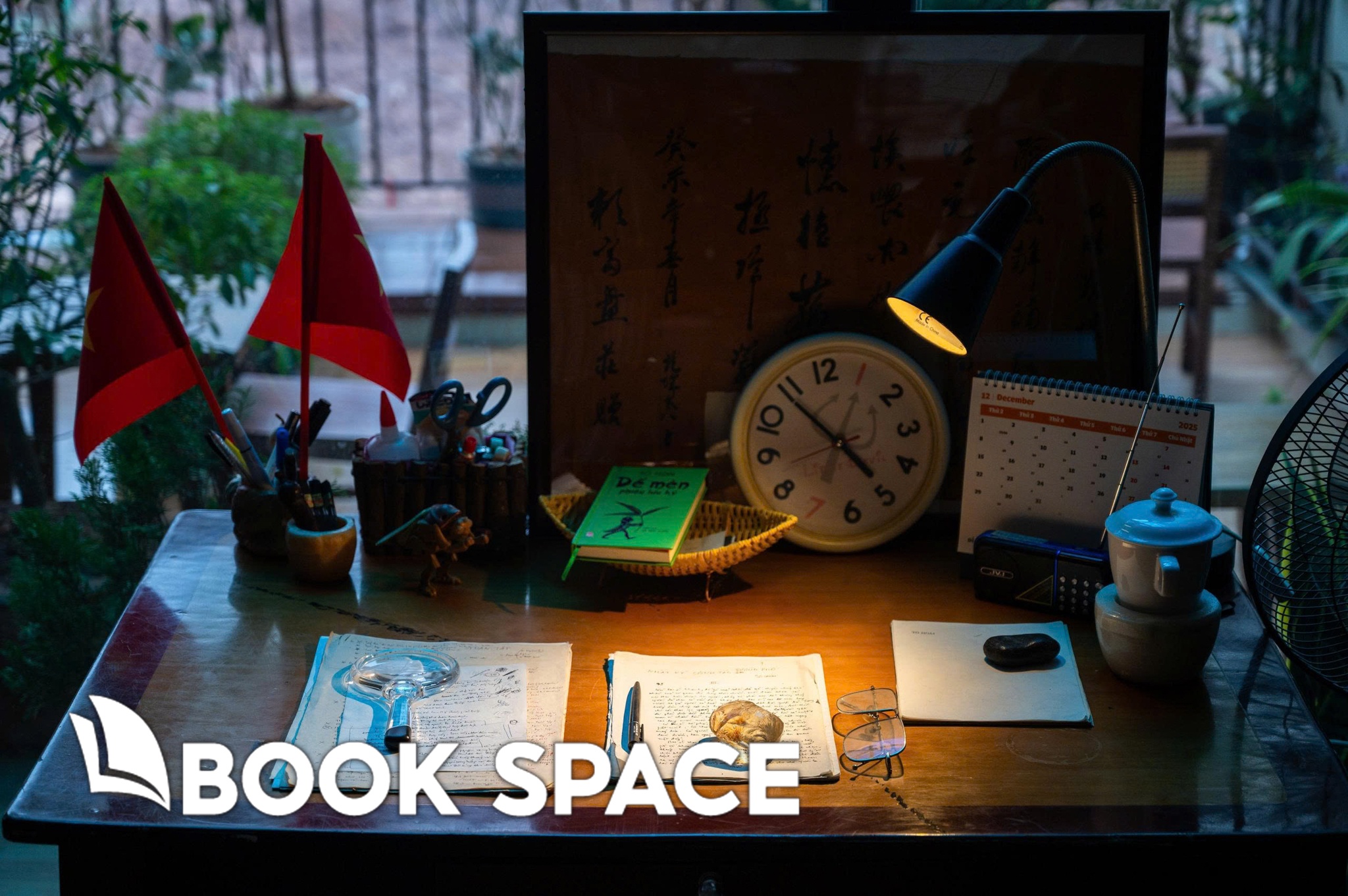 Thu phong nha van To Hoai: 'Duong nhu ong van hien dien o day' hinh anh