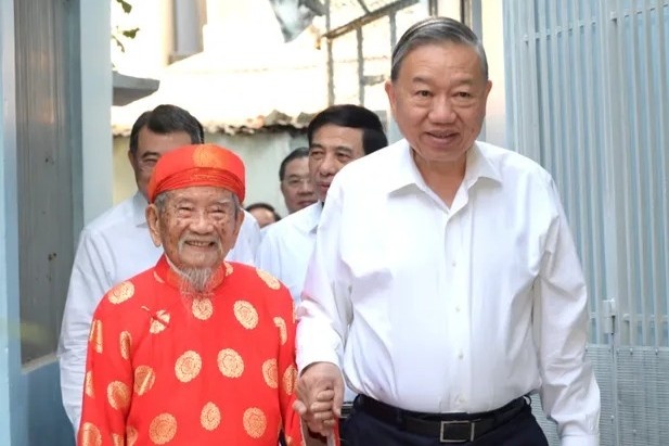 Tong Bi thu To Lam tham, chuc Tet nha nghien cuu Nguyen Dinh Tu hinh anh