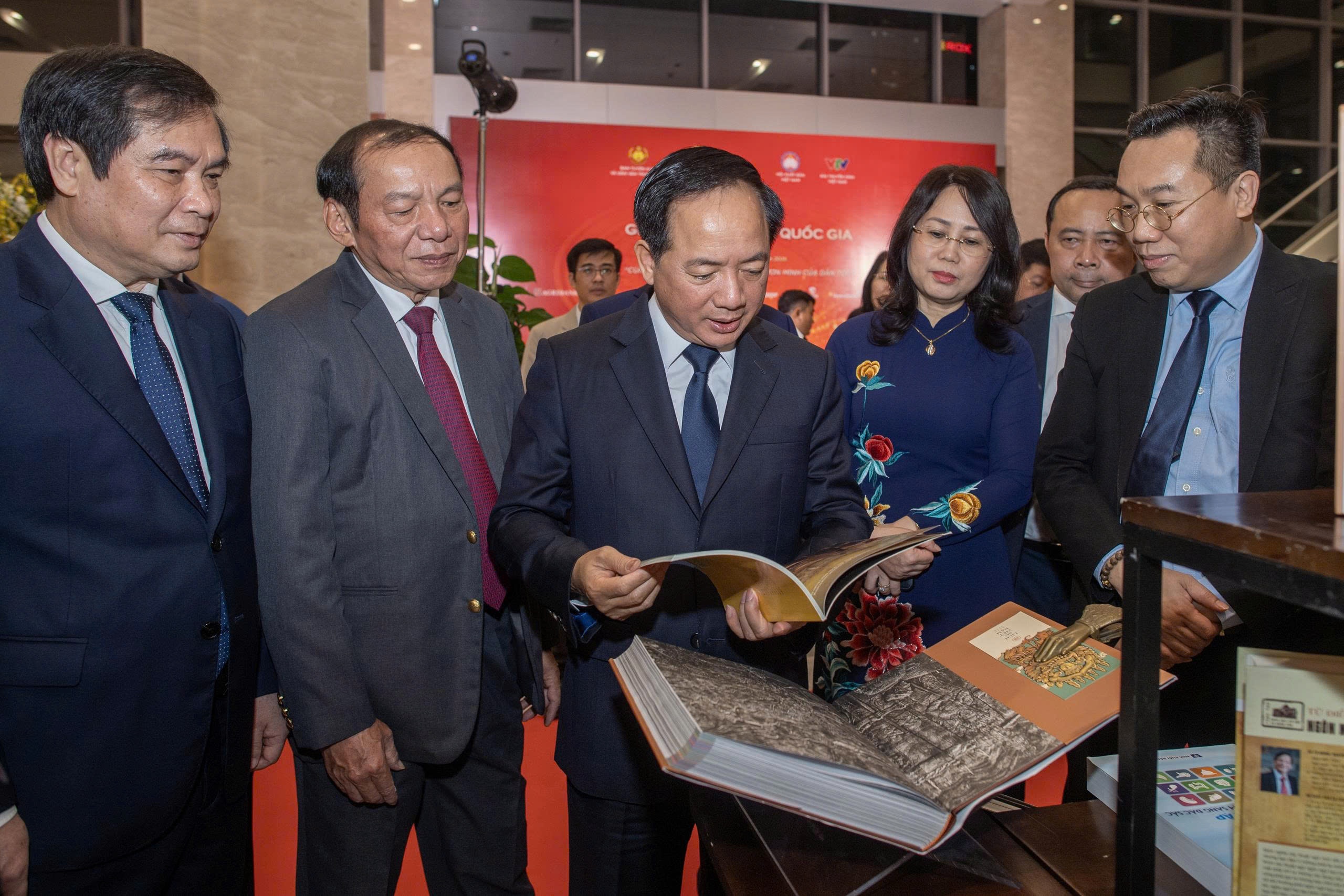 giai thuong sach quoc gia anh 2