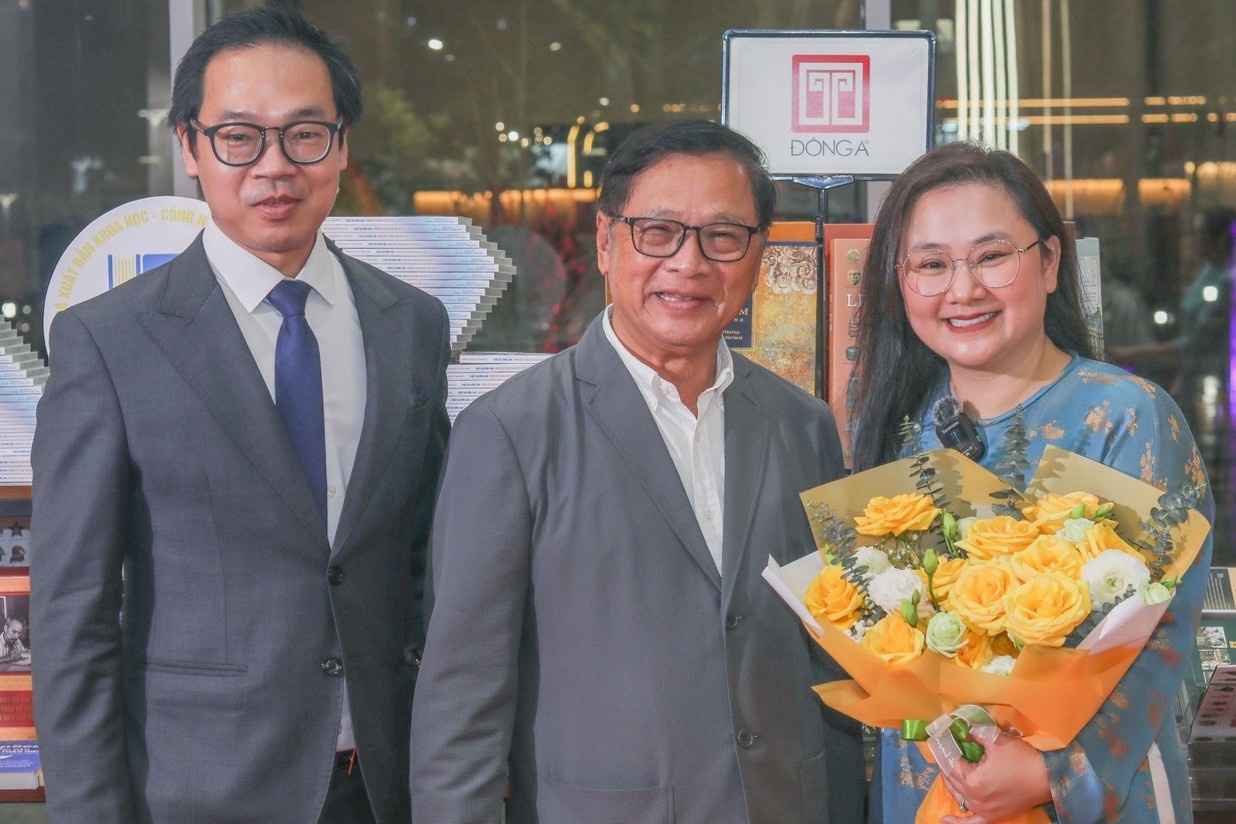 Giai thuong Sach Quoc gia: Ngay vui chung cua nhung nguoi lam sach hinh anh