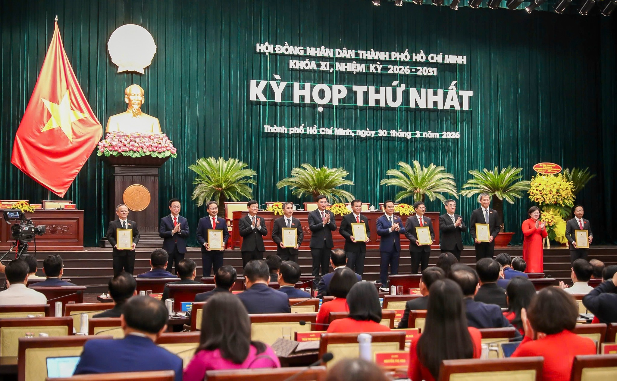 Hop HDND TP.HCM anh 9