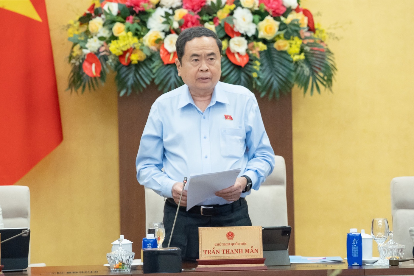 Xem xet sua bang luong, phu cap chuc vu voi can bo, lanh dao nha nuoc hinh anh