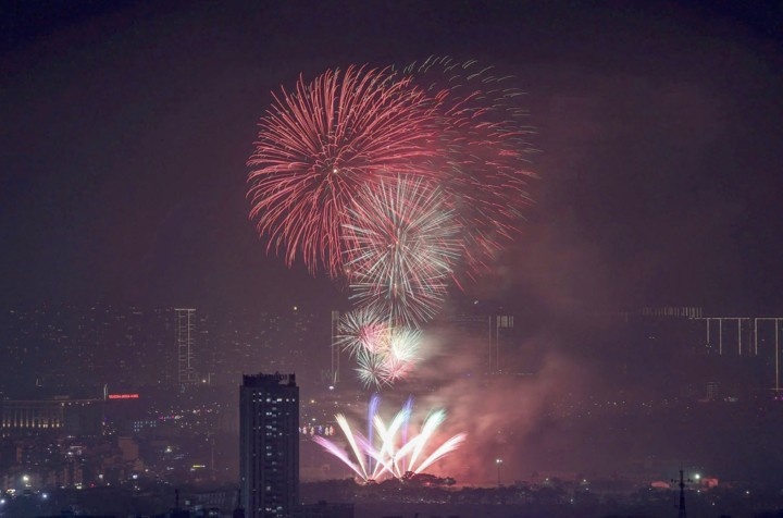 7 diem ban phao hoa tai TP.HCM dip 30/4 hinh anh