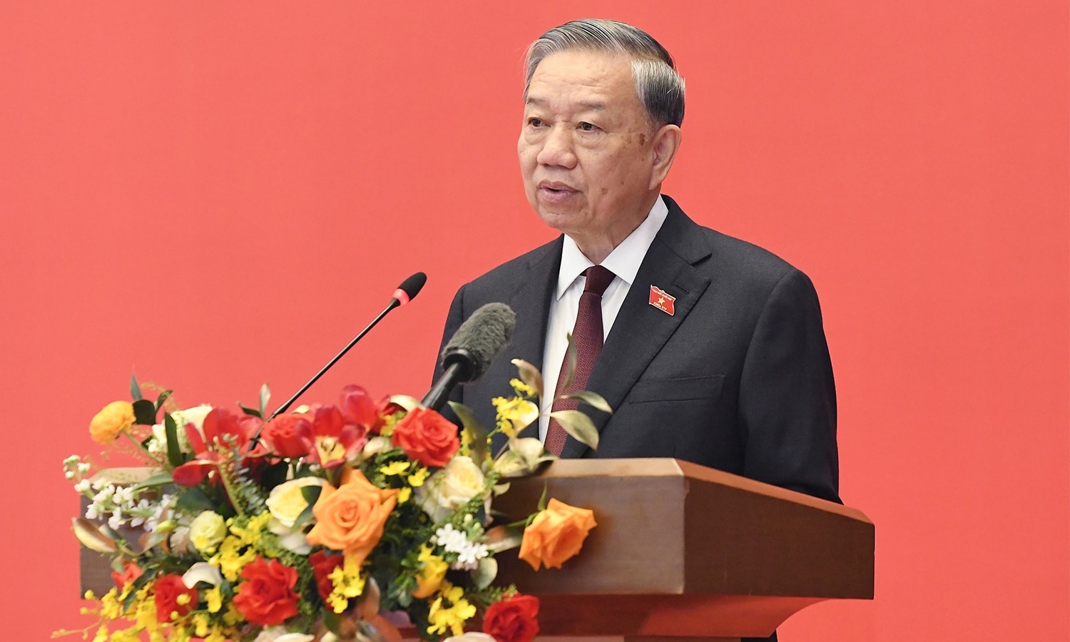 Tong Bi thu, Chu tich nuoc trao quyet dinh nhan su Dang uy Quoc hoi hinh anh