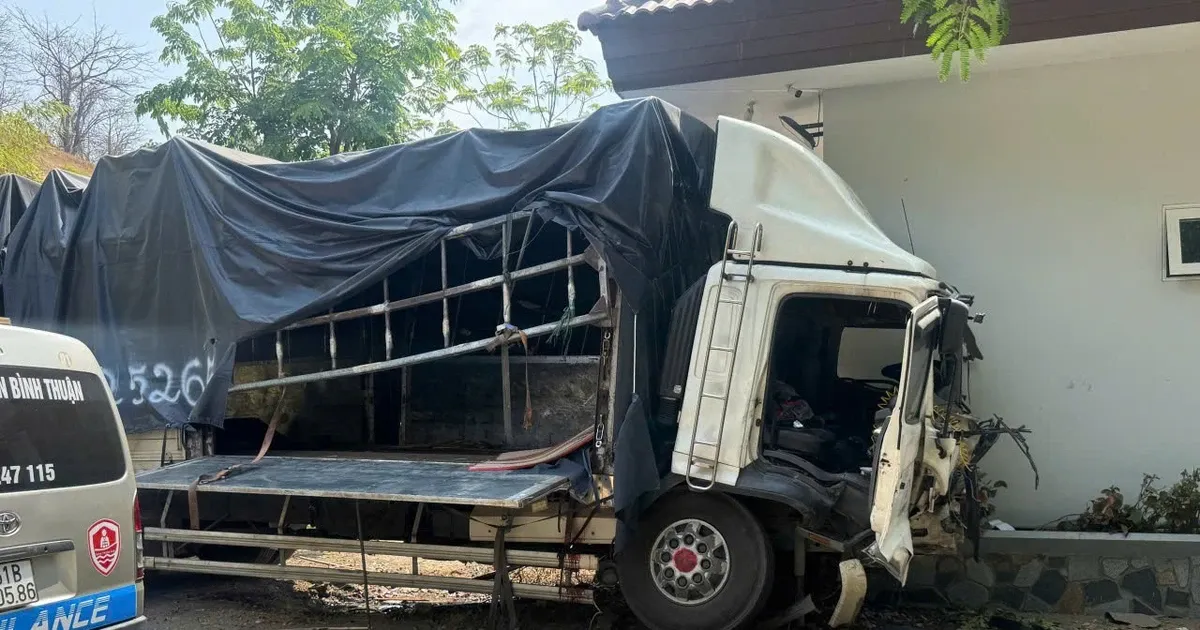 Khoi to vu xe tai lao xuong doc nui Ta Zon khien 3 nguoi tu vong hinh anh