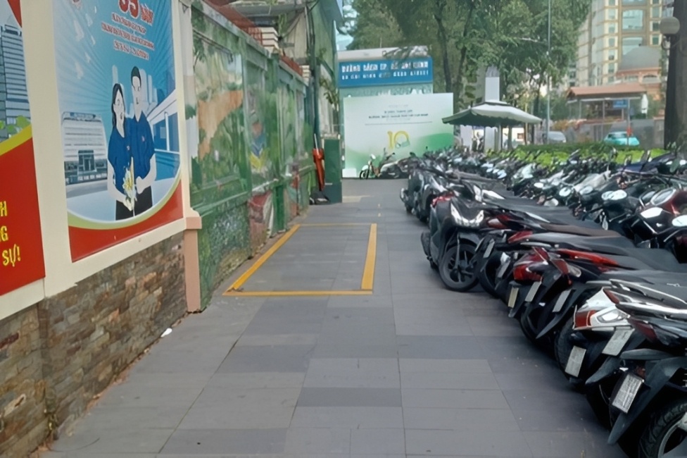 So Xay dung TP.HCM: Cap phep bai xe Duong sach dung quy dinh hinh anh