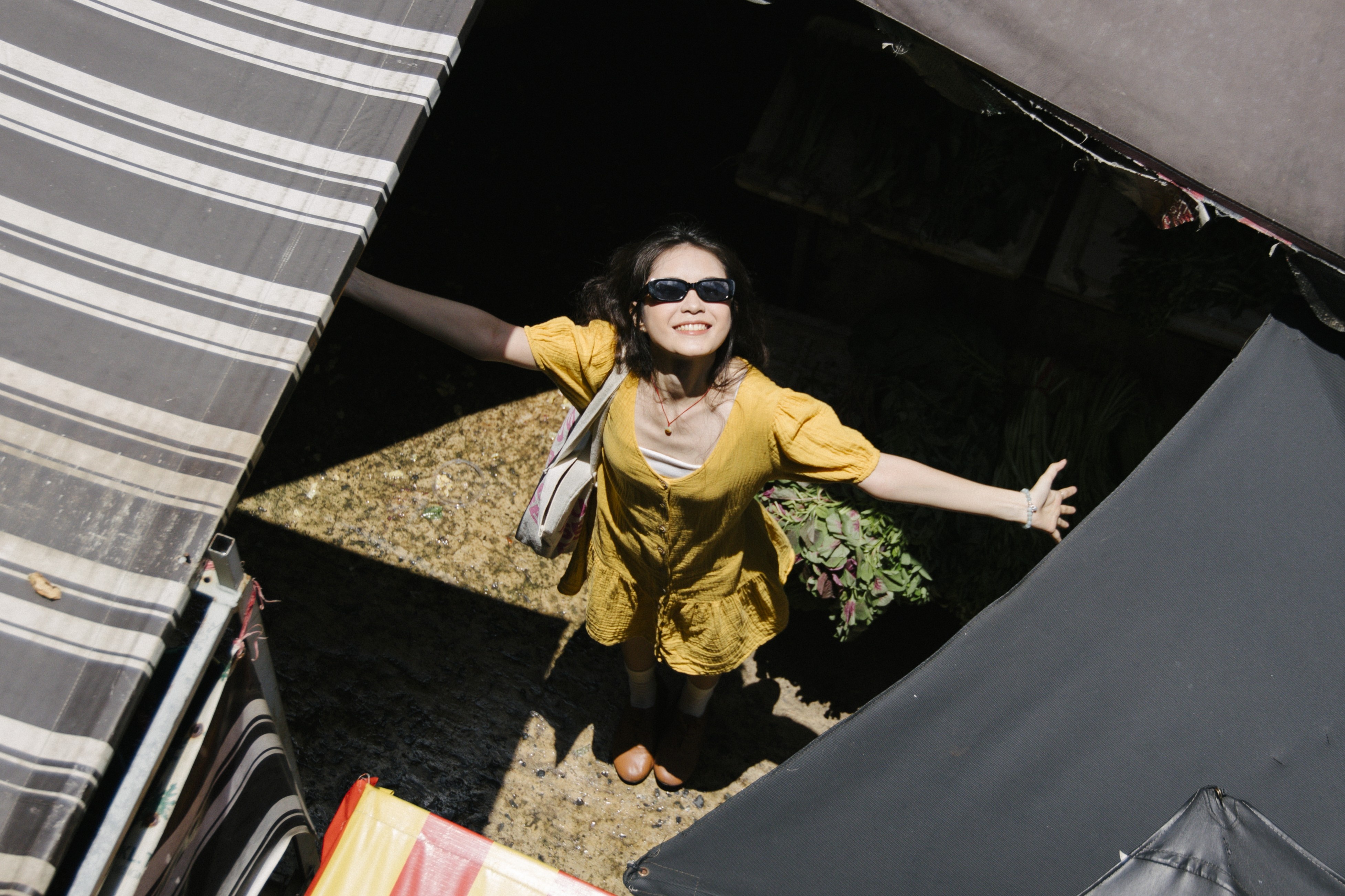 Buoc vao hem cut, cho cu la hieu TP.HCM hinh anh