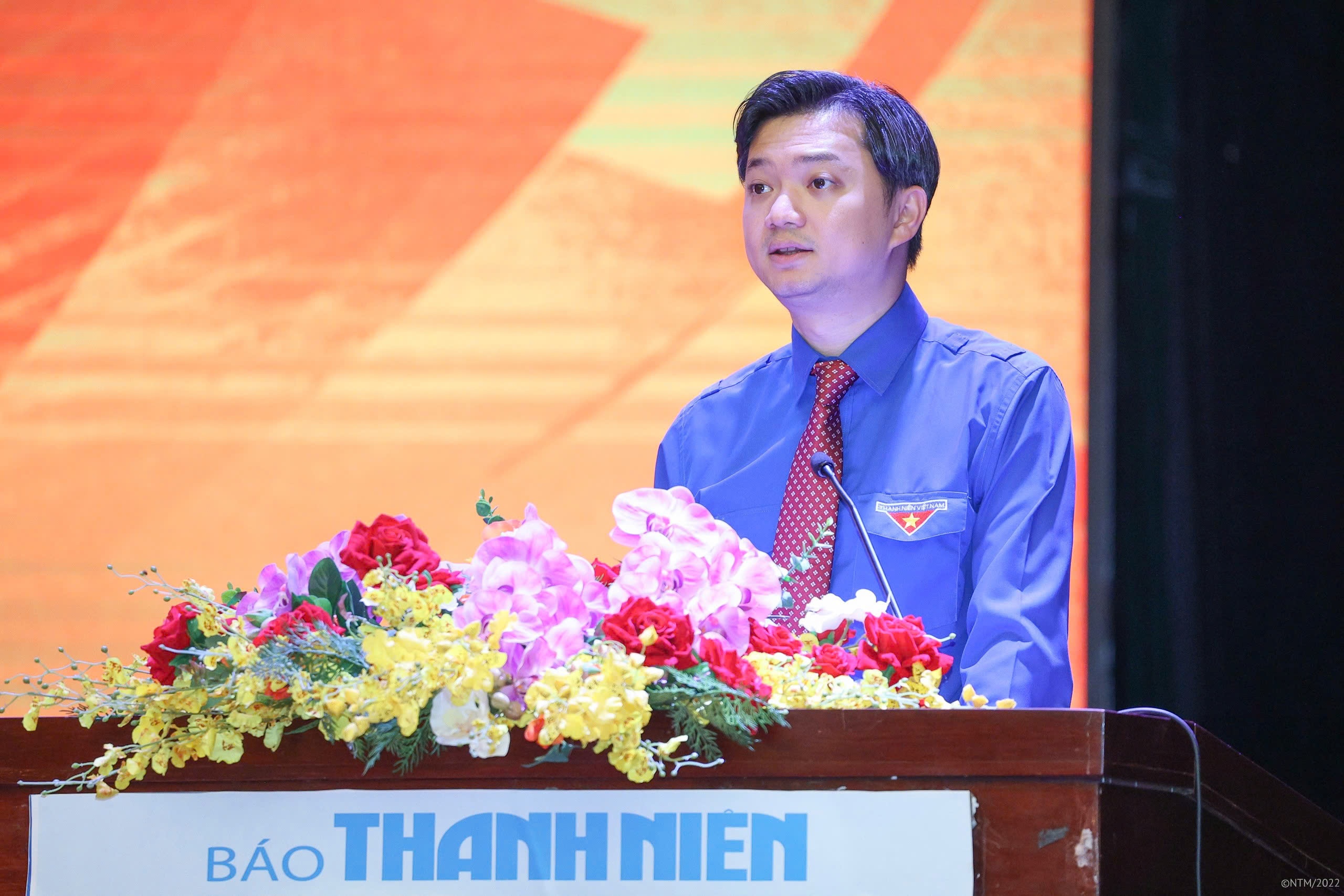 Dua cong tac tu tuong den gan hon voi thanh nien hinh anh