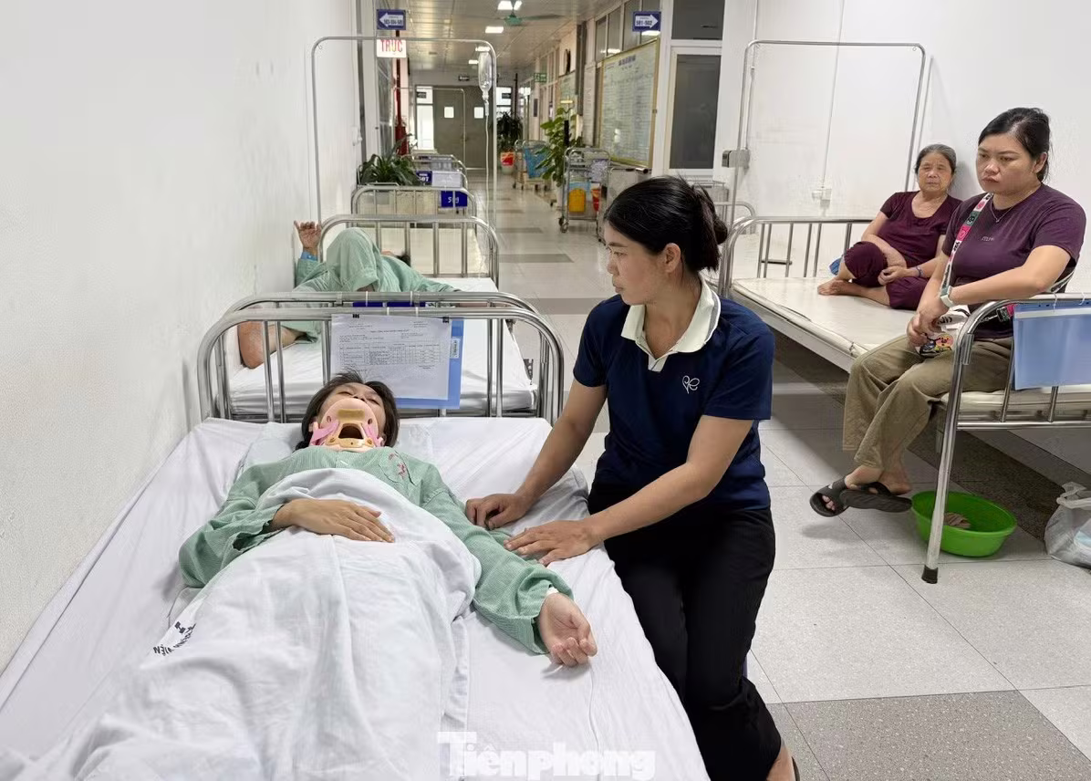 Noi dau cua nguoi than nu sinh bi danh hoi dong da man o Phu Tho hinh anh