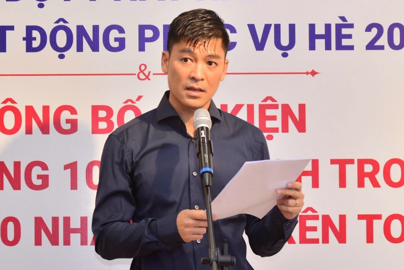 Don vi xuat ban cong bo ke hoach mo 10 nha sach trong 1 nam hinh anh