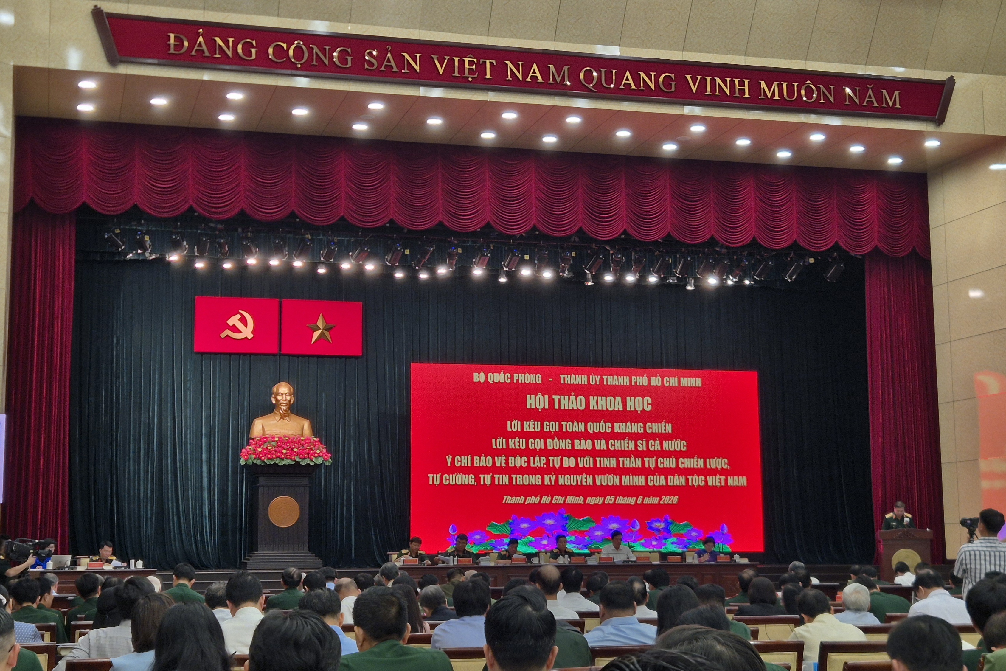 chu tich ho chi minh anh 3