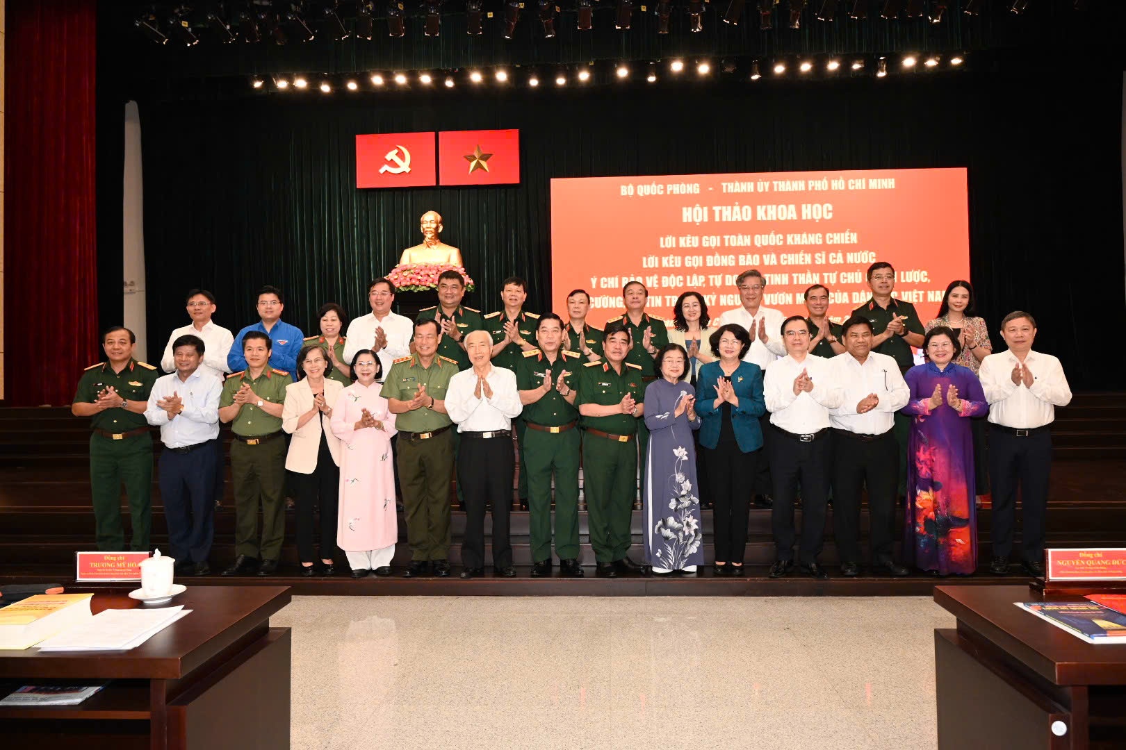 chu tich ho chi minh anh 4