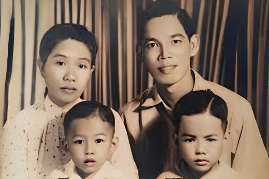 Cuon so tay cua anh hung, liet si Le Thi Rieng hinh anh